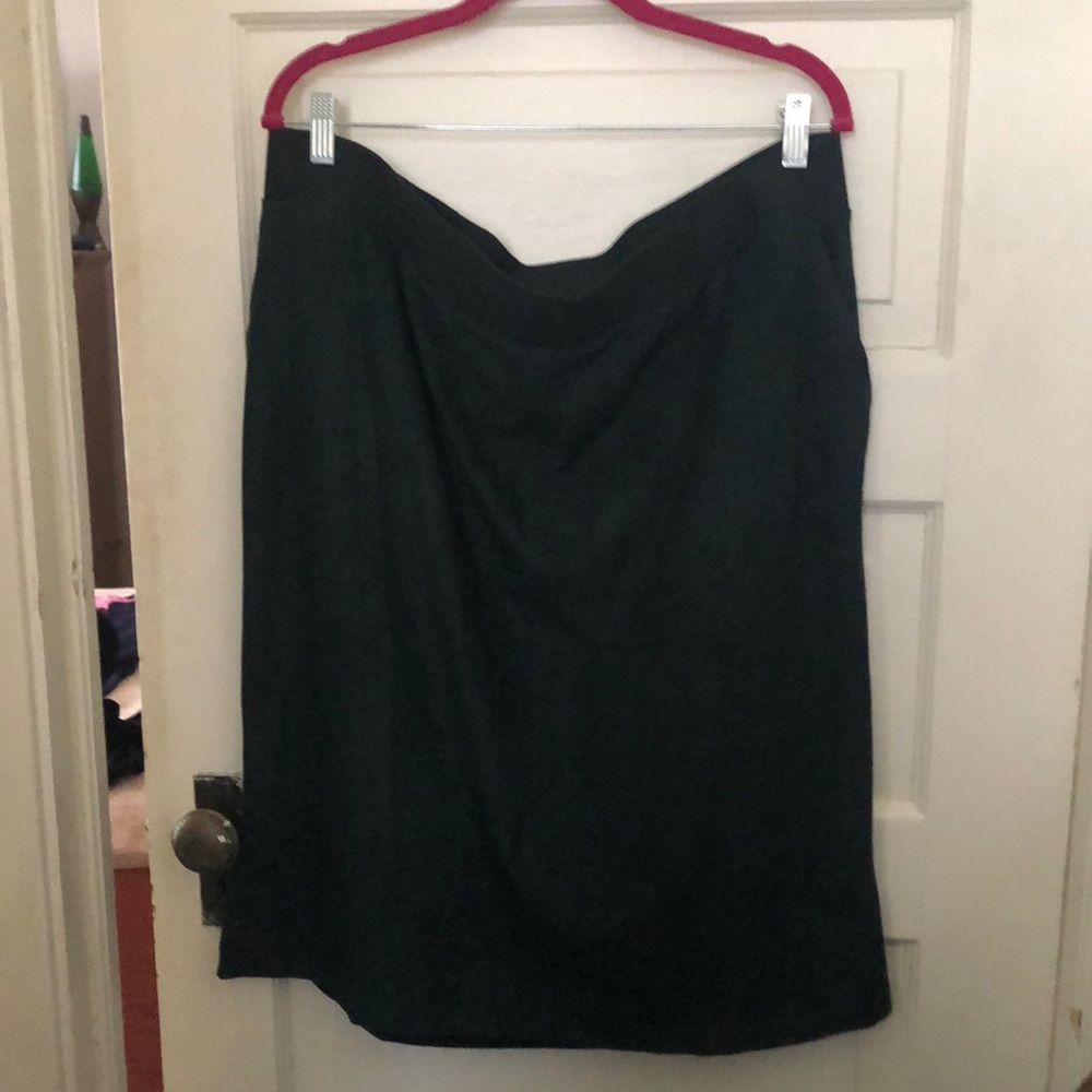 💚LOGO by Lori Goldstein dark green pencil skirt